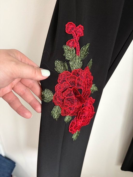 JOSEPH RIBKOFF Rose Embroidered Black Pull On Pants Womens 12 Dark Feminine Chic - Picture 3 of 5